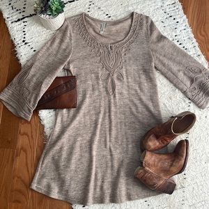 Monoreno knit tunic dress embroidered